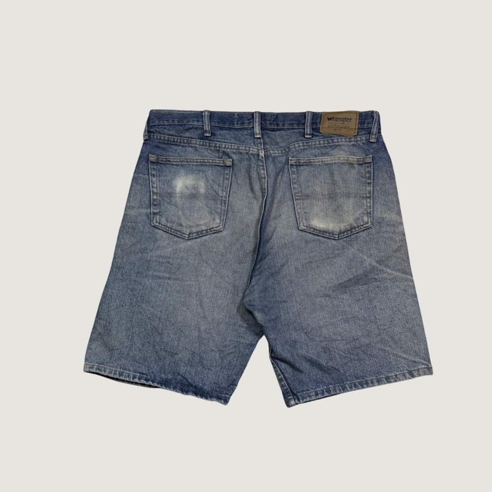 Wrangler Authentics Mens Denim Shorts Medium Wash Relaxed Fit Blue 37 Waist